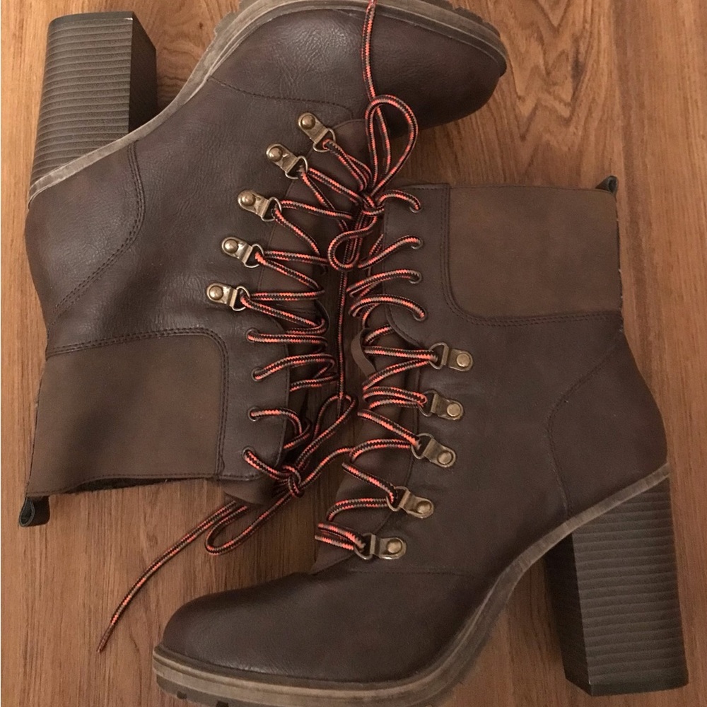 NEW ~ UnionBay Stylish Lace Up Boots